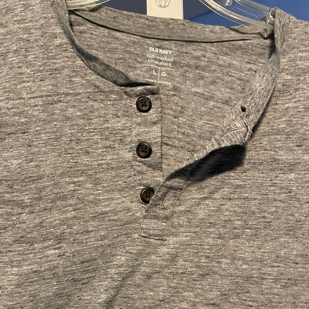 Old Navy Long Sleeve Henley-size large